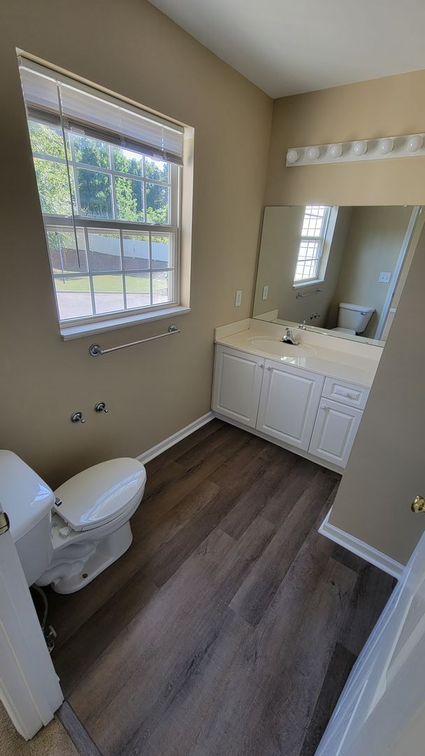 Photo - AVAILABLE NOW, $825 OFF FIRST FULL MONTH O...