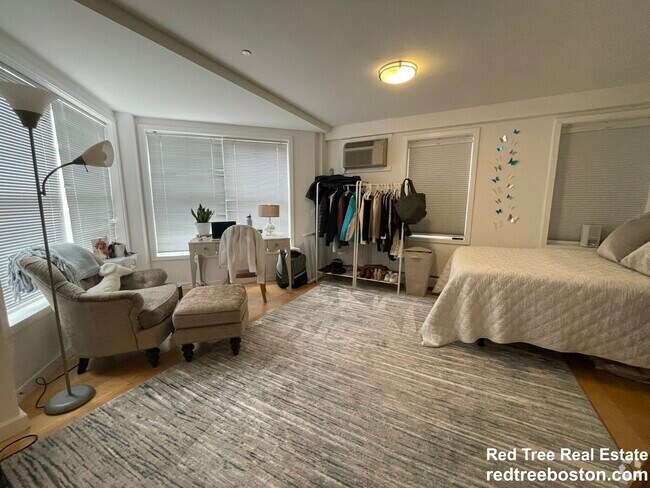 Building Photo - 461 Park Dr Rental