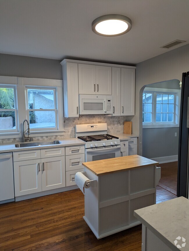 Remodeled kitchen - 3320 Herman Ave Rental