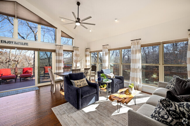 Building Photo - 366 Lakeside Rd Unit ID1221805P Rental
