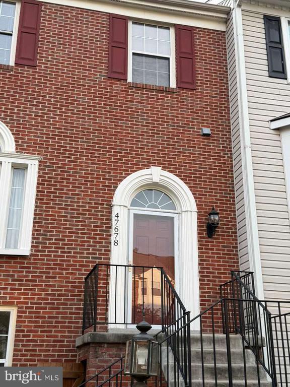 47678 Comer Square
