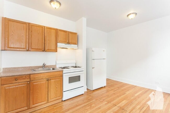Photo - 2737 N Spaulding Ave Unit 312