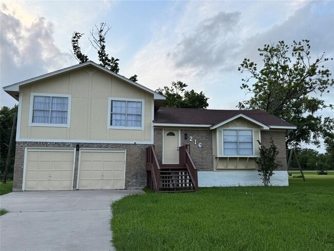 Photo - 216 Briarcreek St House