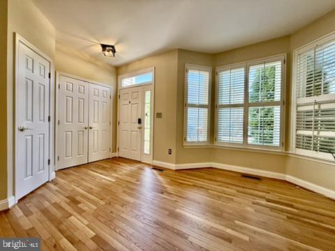 832 Stonehurst Ct