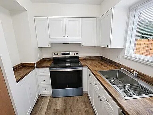 Photo - 3000 Sumac St Unit 3000 Sumac St 2
