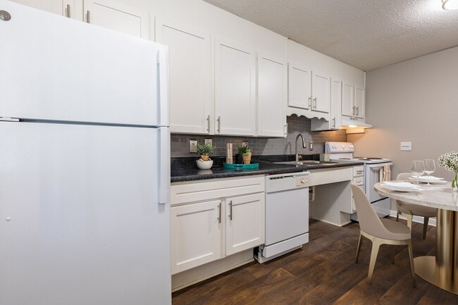 Waters Edge Apartment Homes (NC)