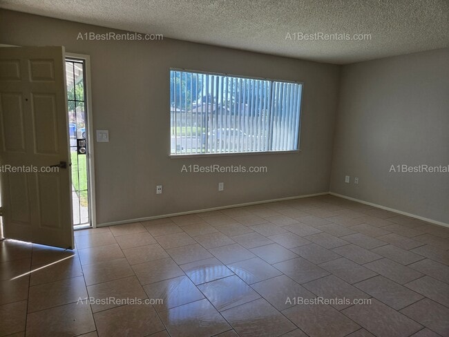 5025 Estates Dr