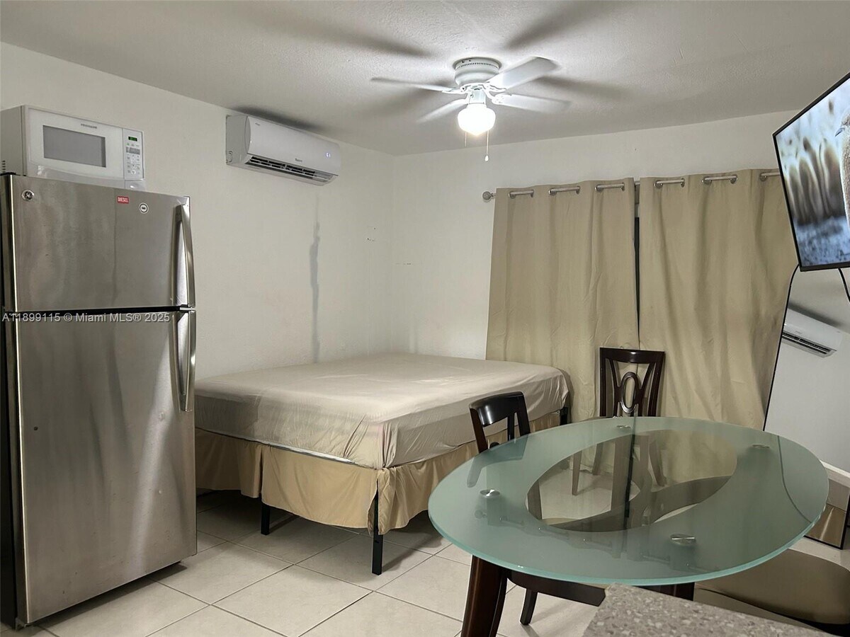 Photo - 100 NW 56th Ct Unidad 100