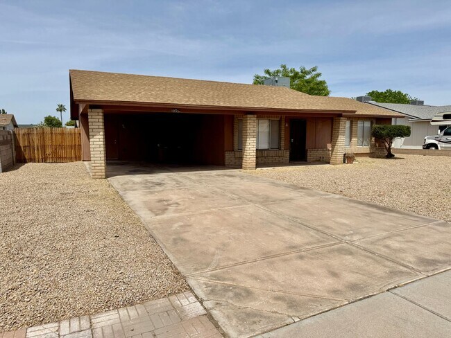 Photo - Fantastic 3 Bedroom/2 Bath Single Level Home & NO HOA!  Schedule a Showing Today!