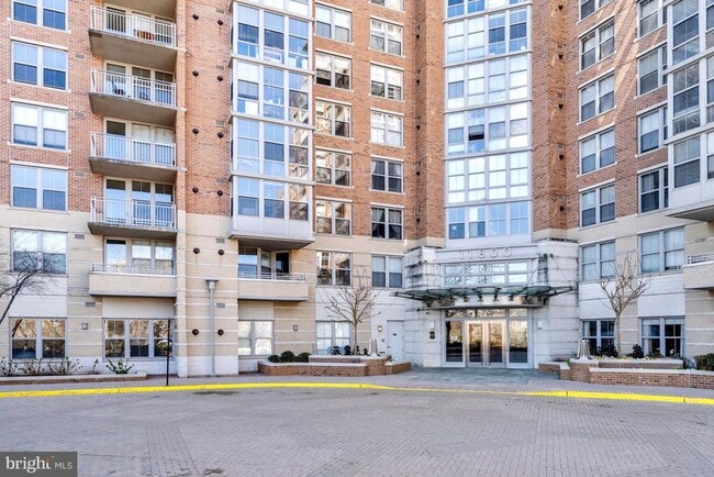 Building Photo - 11800 Sunset Hills Rd Unit 506