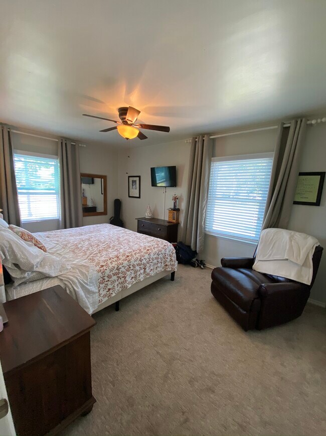 Photo - 1833 W Thomas Way