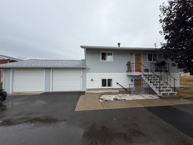 Photo - 443 Judith Rd