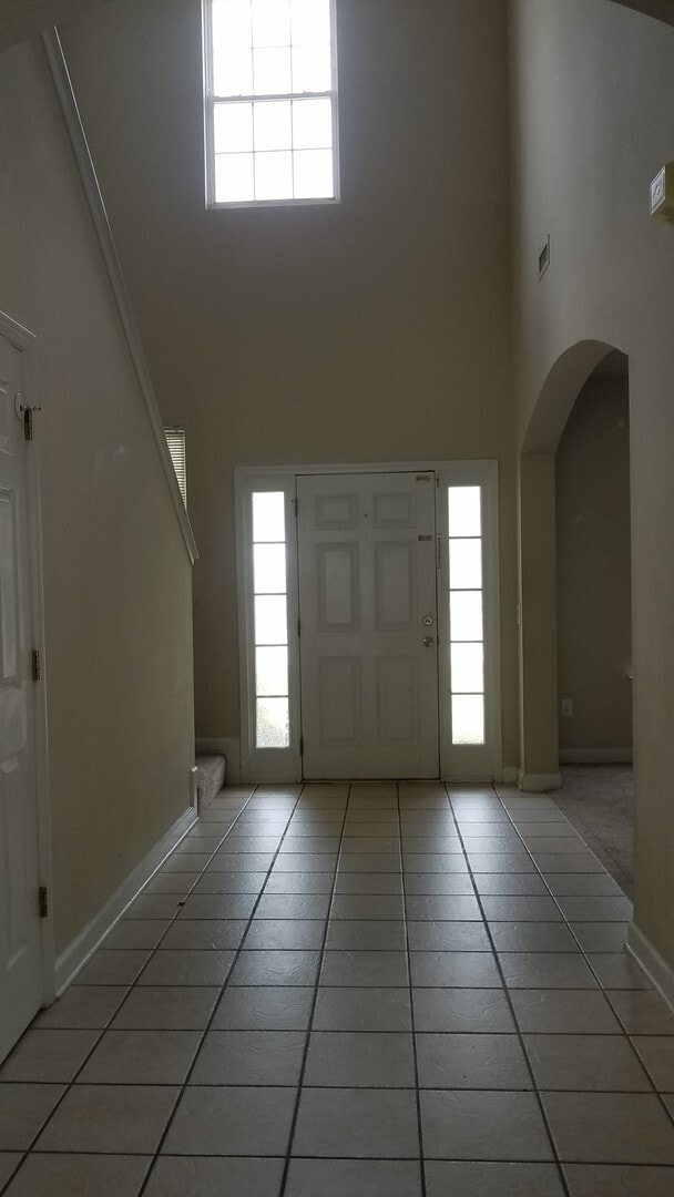 Photo - Lovely 4 BR/2.5 BA in Avalon - FRESH paint, BRAND NEW flooring, FOUR bedrooms and a FENCED yard!!