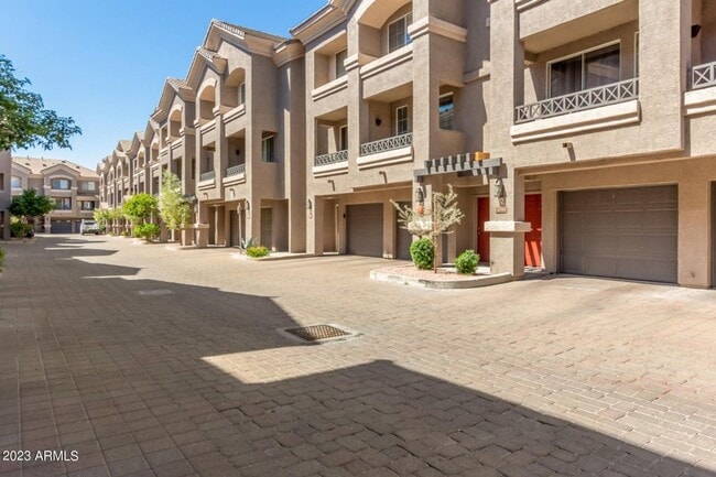 Photo - Amazing Townhome in Gated Community! Unidad 1098