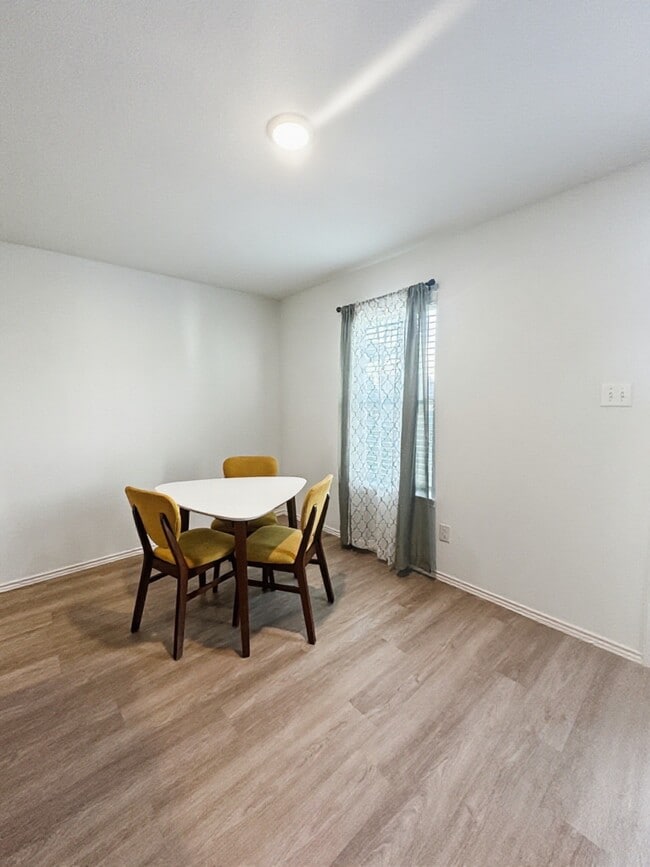 Building Photo - 4538 Pinehurst Trce Dr