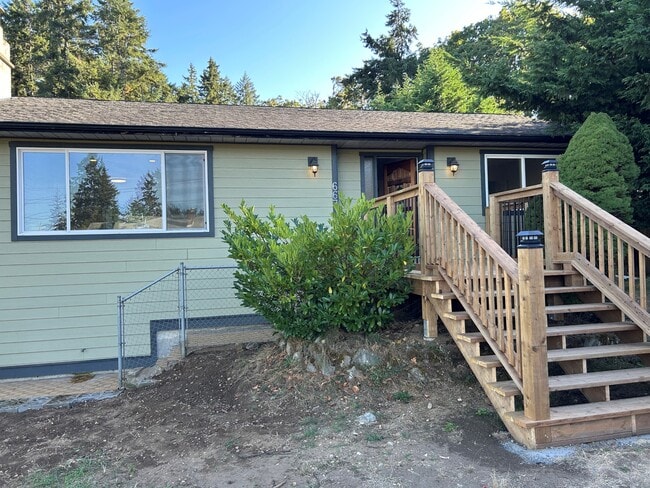 Building Photo - 667 Sixth St