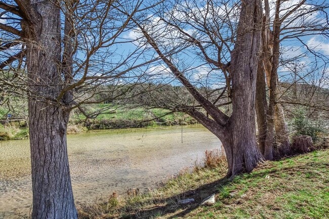 Photo - 202 Lazy L Ln