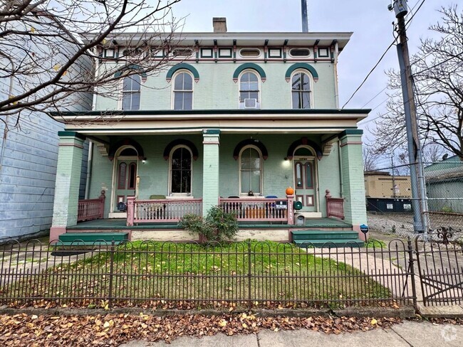 Building Photo - 1695 Blue Rock St Rental