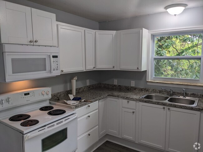 Building Photo - 706 Ben Hur Ave Rental