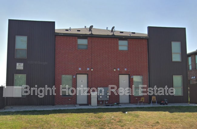 Building Photo - 3617 Valley Vista Dr Unit 405