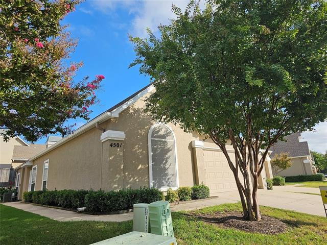 Photo - 8400 Hickory St