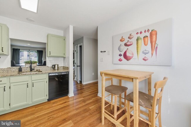 Photo - 11170 Hamlet Ct