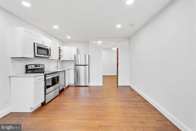 Photo - 3876 Lancaster Ave