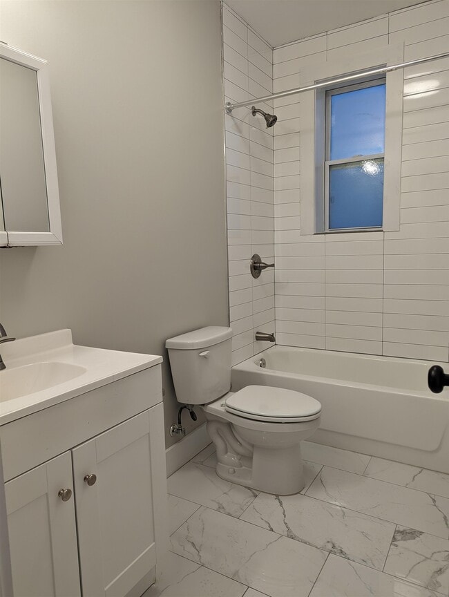 Photo - 192 Kensington Ave Unit 305