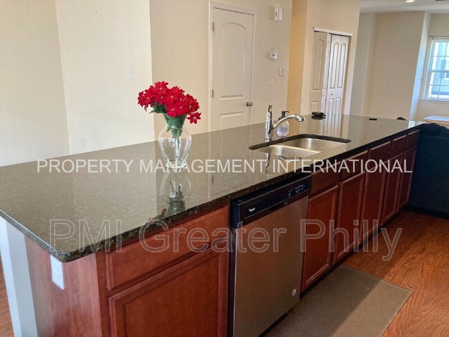 Photo - 106 Mercer Ct