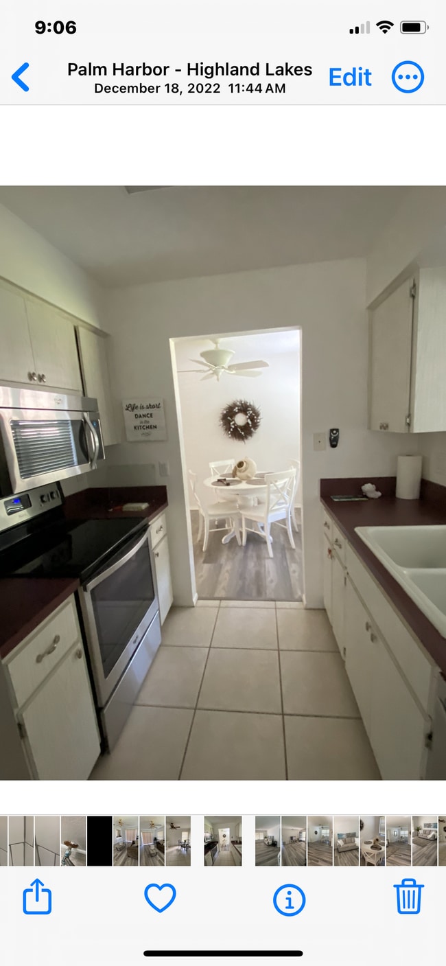 Photo - 1305 Woodstock Dr