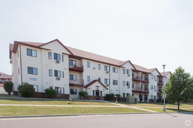 4902 16th Ave. S. Exterior - Skaff Apartments Fargo