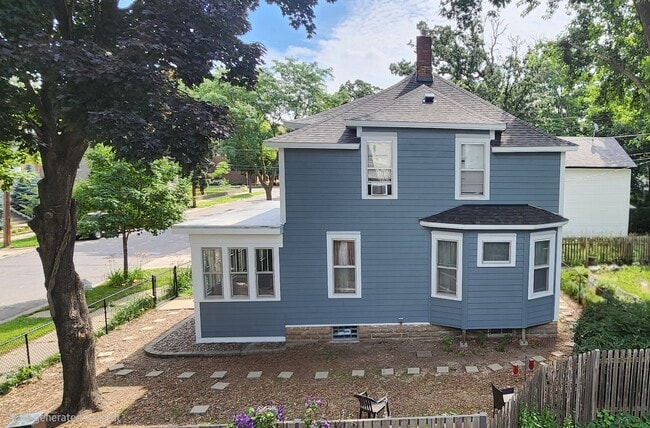 Photo - 1015 17th Ave N