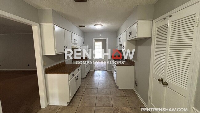 Photo - 4644 Benoit Dr