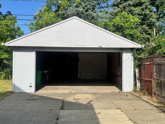 Photo - 4912 E 84th St
