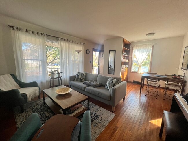 Photo - 411 N Hillsdale Dr