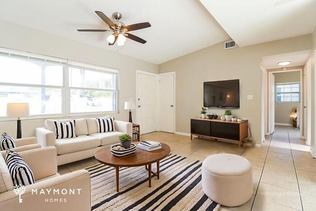 Photo - 3290 Hillsdale Ave