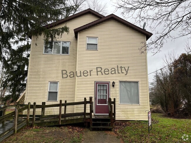 Building Photo - rbm111 Unit Downstairs Rental