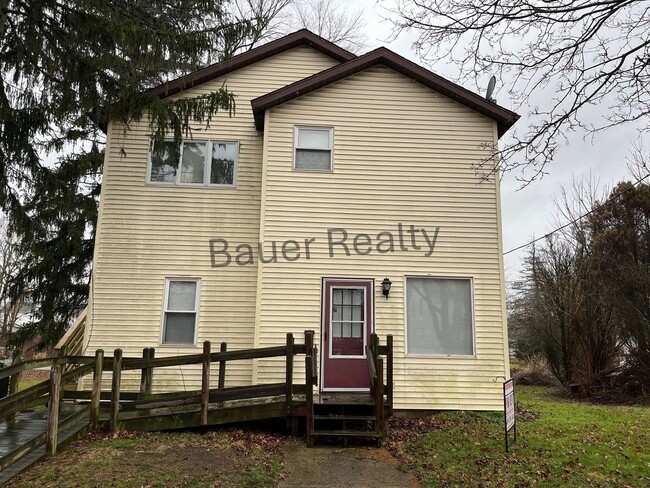 Building Photo - rbm111 Unit Downstairs Rental
