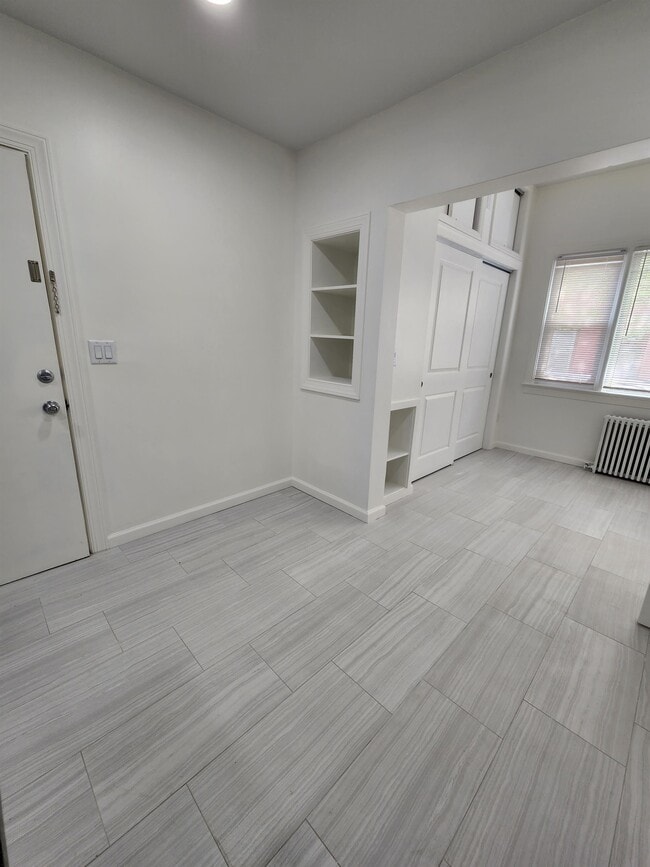 6109 Jackson St Unit 1F