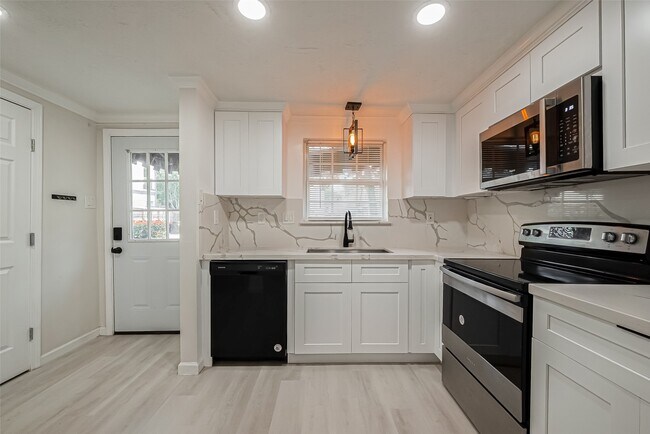 Photo - 12 Hyde Park Blvd Unit 7