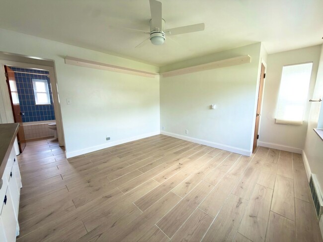 Photo - 4525 Ellman Ave