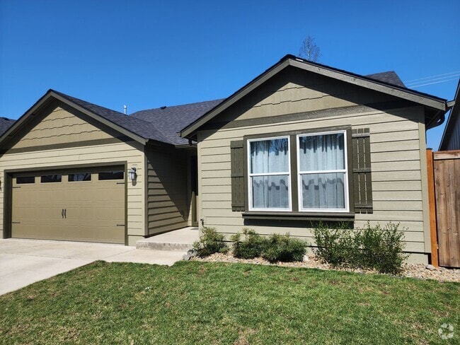 Building Photo - New 3 bedroom Hayden Home