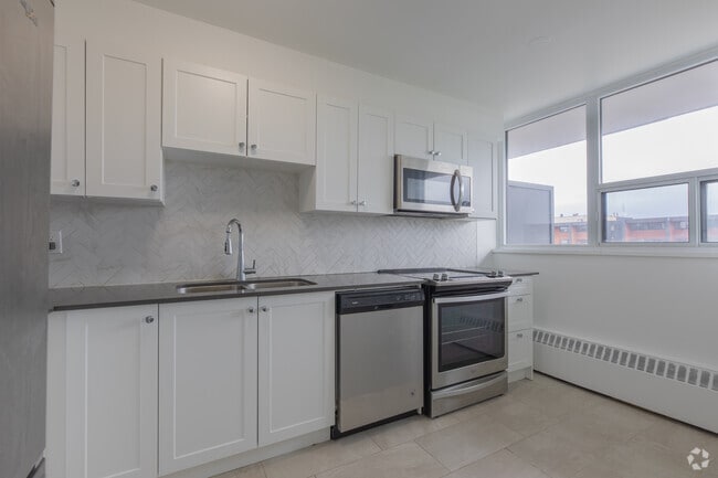 1BR, 1BA - 724SF - Kitchen