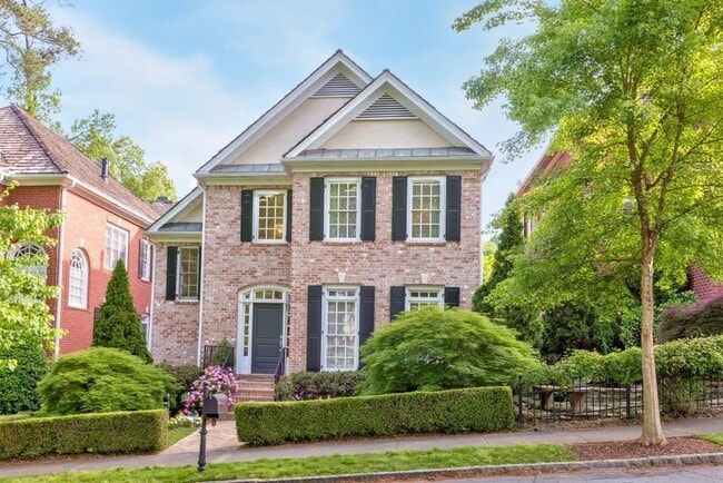 Photo - 704 Longleaf Dr NE House