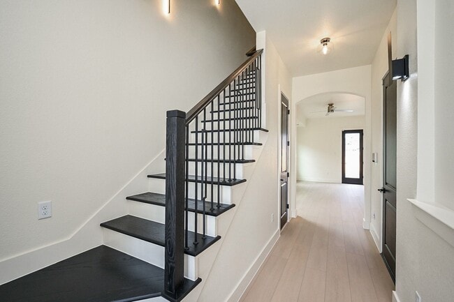 Photo - 3839 Noah St