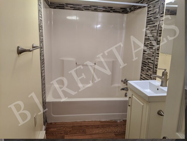 Photo - 707 S Vine St