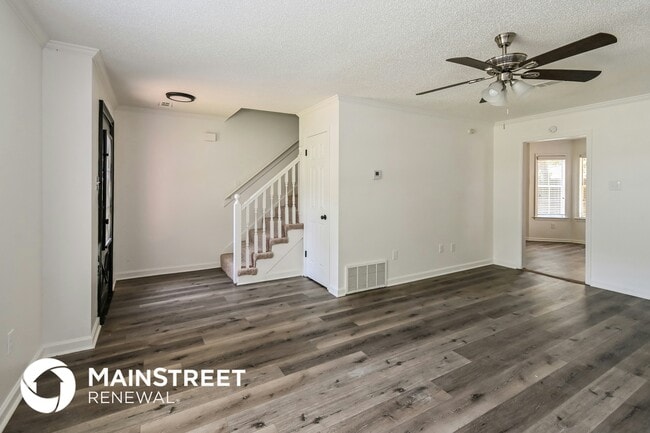 Photo - 9406 Slezenger Ln