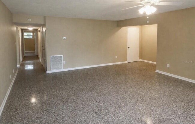 8021 N Ola Ave