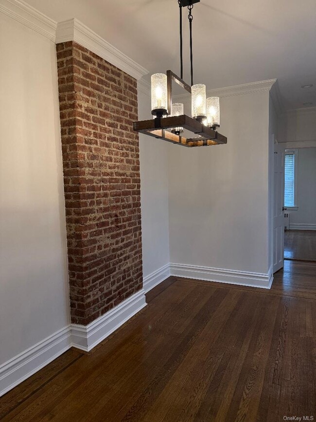 Photo - 35-36 164th St