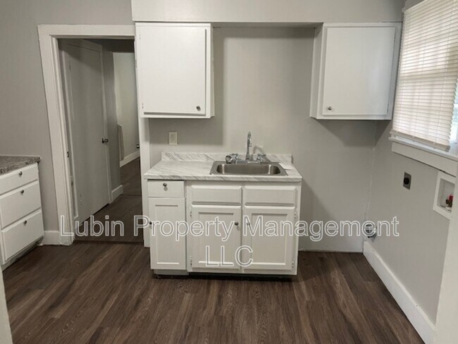 Photo - 781 David St